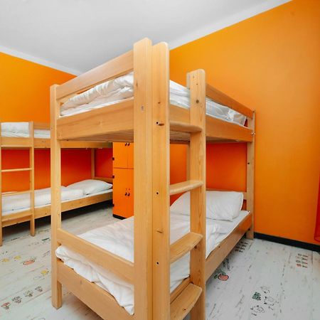 Benedikt City Center Hostel Прага Екстер'єр фото