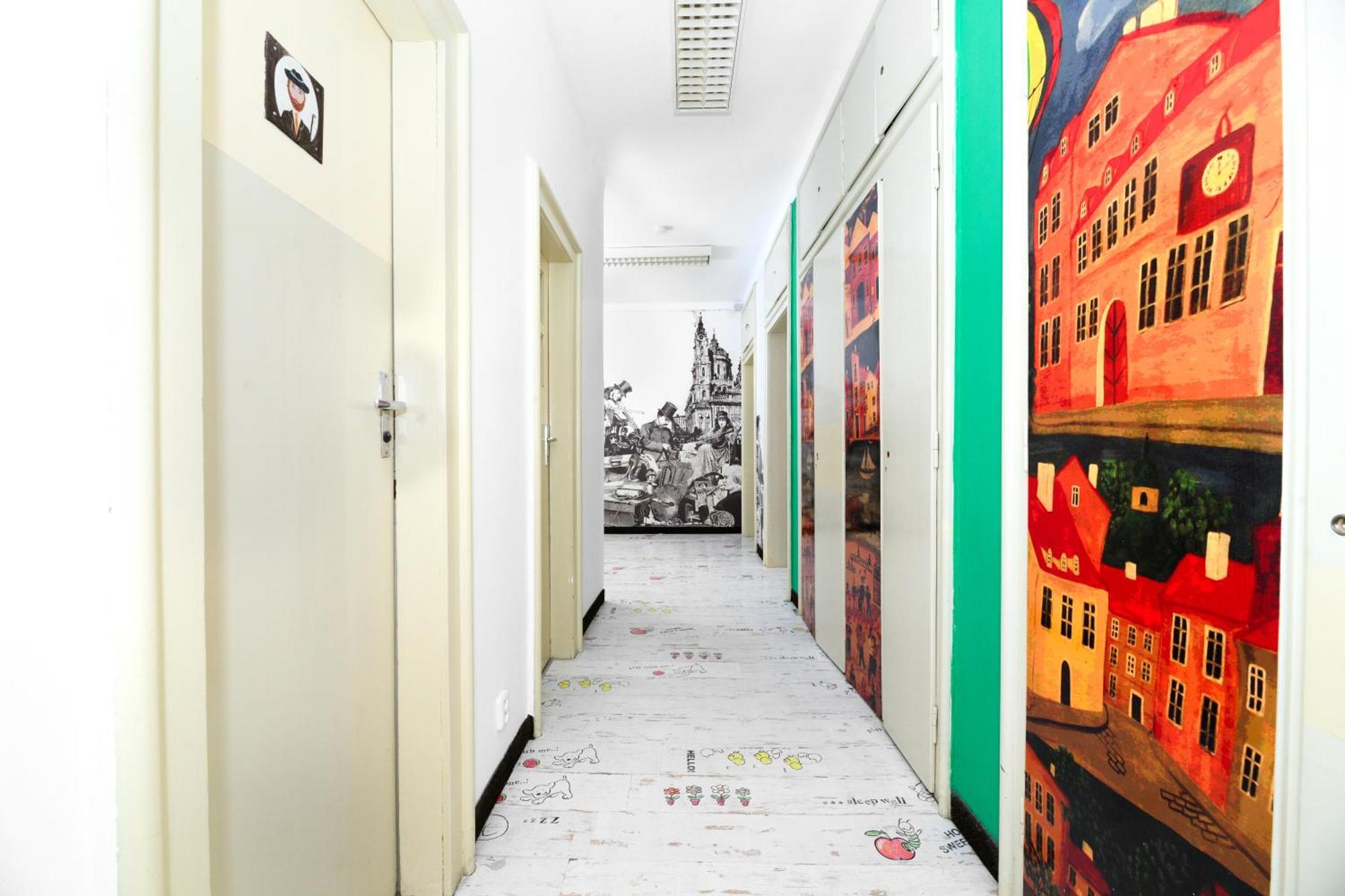 Benedikt City Center Hostel Прага Екстер'єр фото
