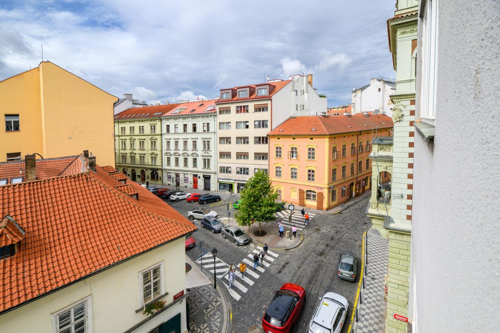 Benedikt City Center Hostel Прага Екстер'єр фото
