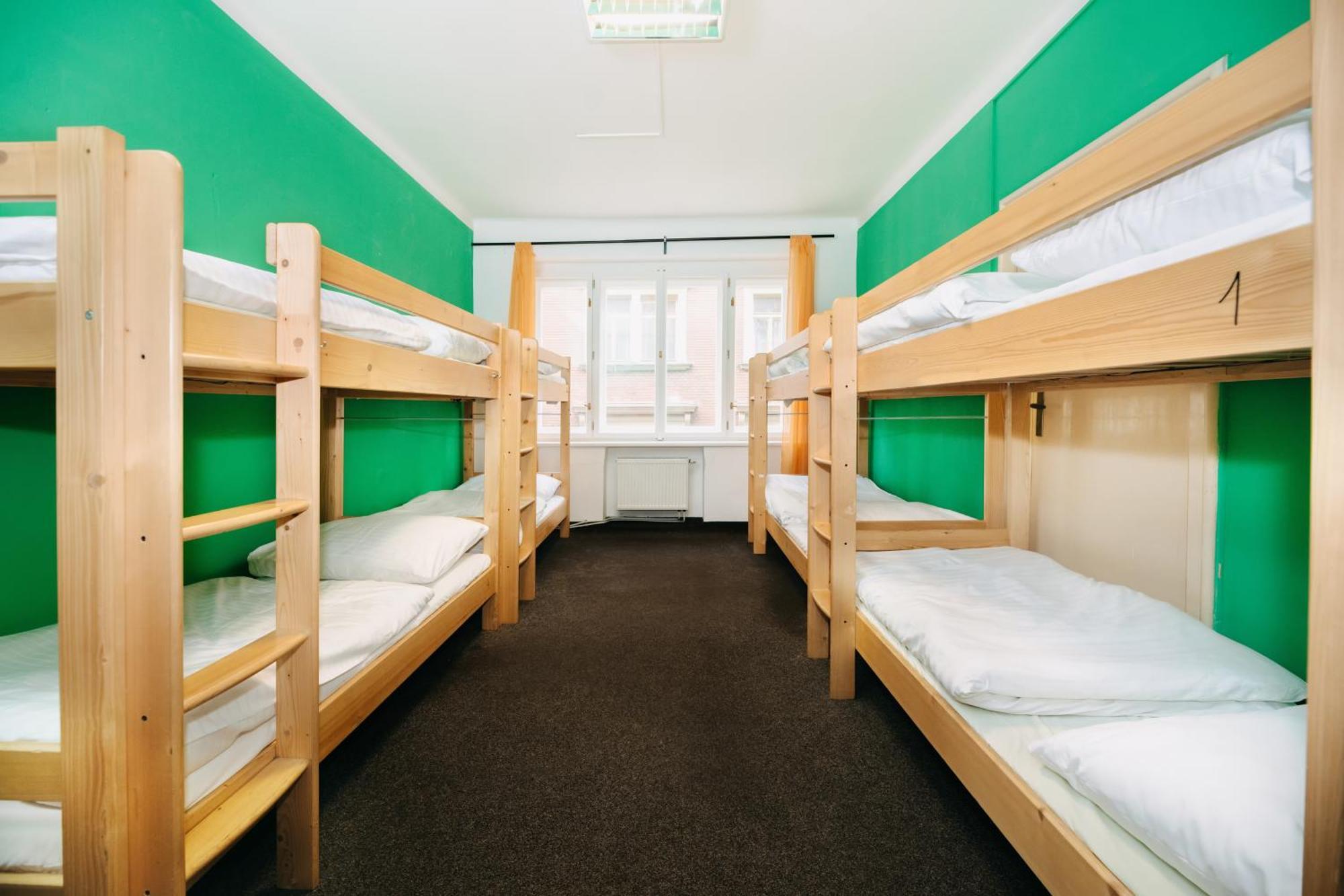 Benedikt City Center Hostel Прага Екстер'єр фото