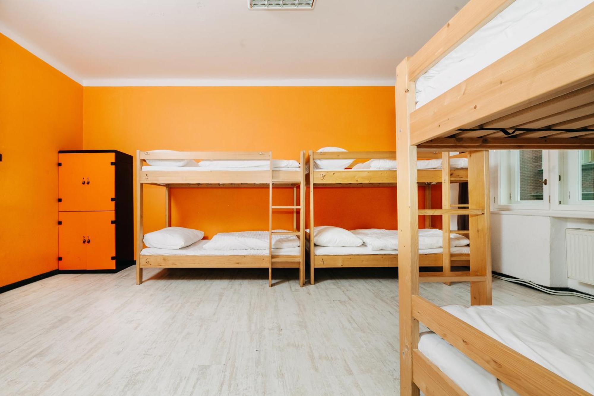 Benedikt City Center Hostel Прага Екстер'єр фото