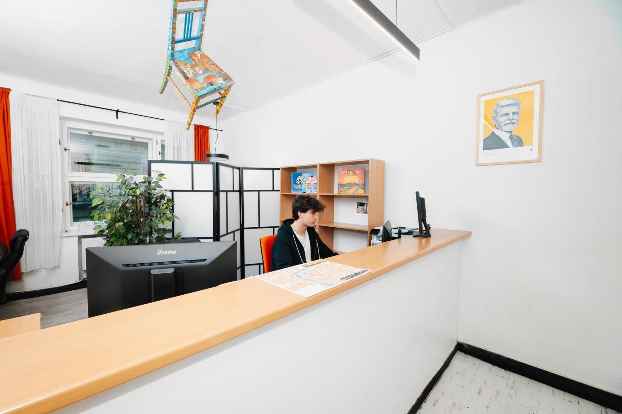 Benedikt City Center Hostel Прага Екстер'єр фото