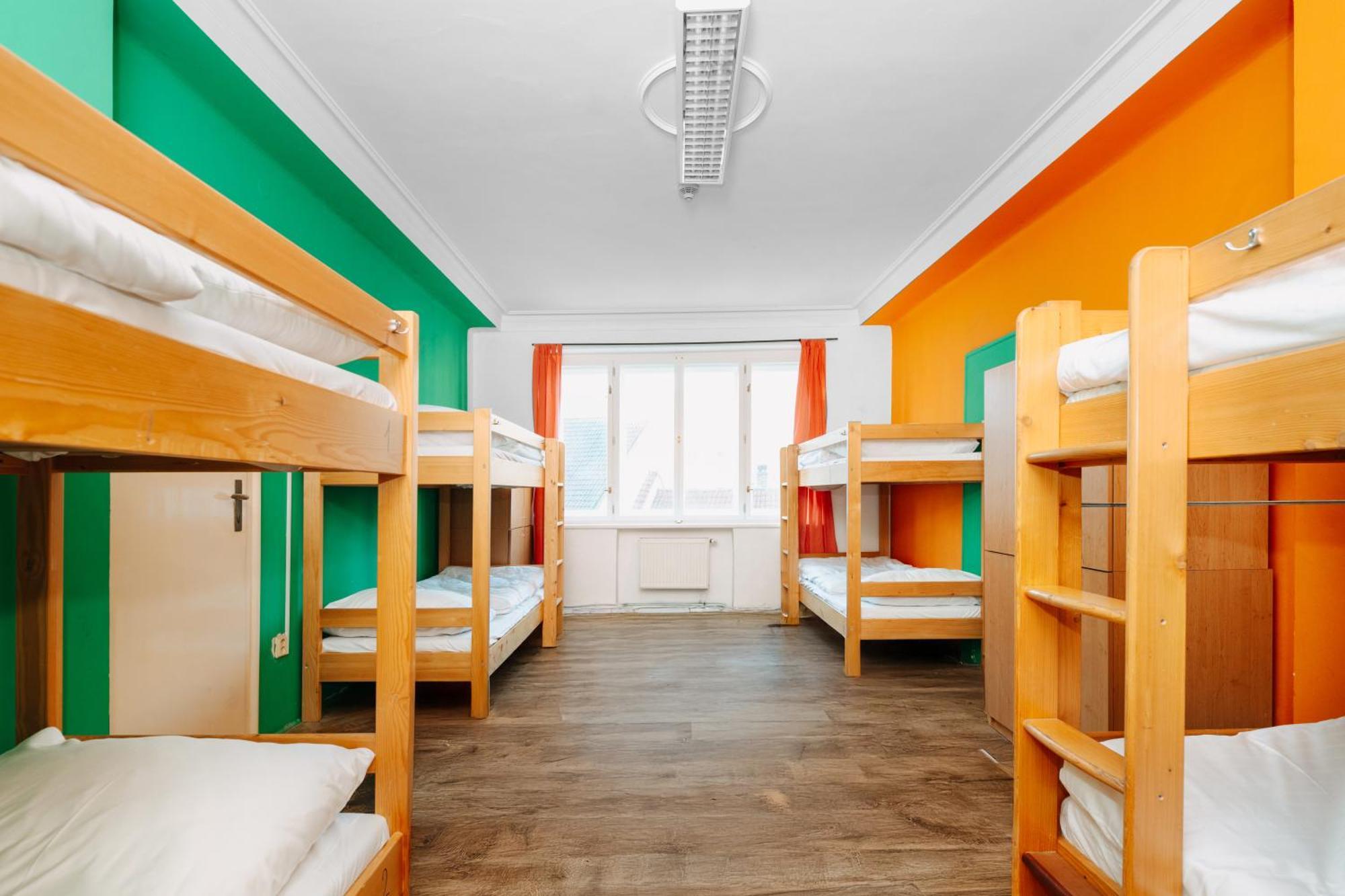 Benedikt City Center Hostel Прага Екстер'єр фото