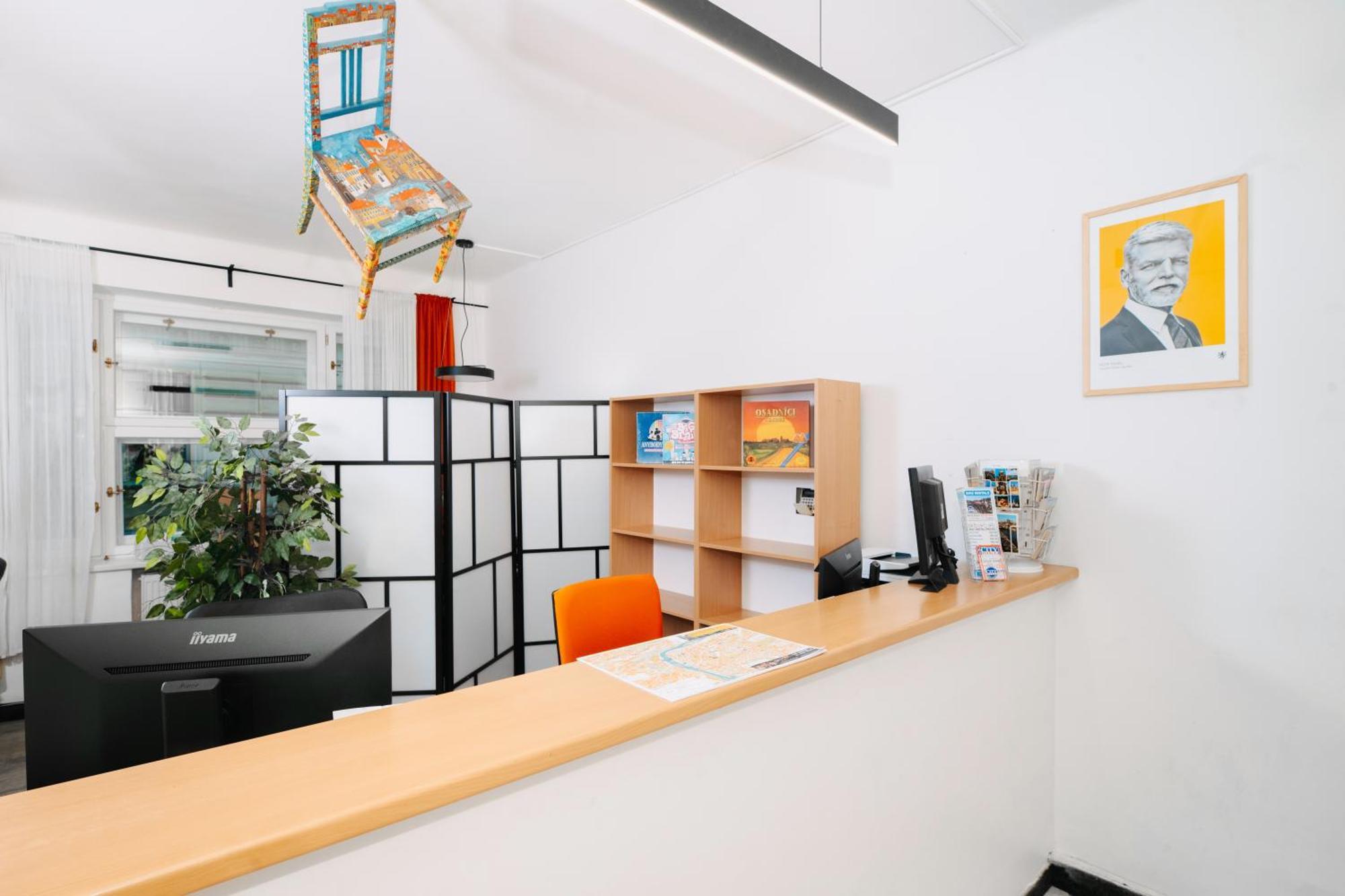 Benedikt City Center Hostel Прага Екстер'єр фото