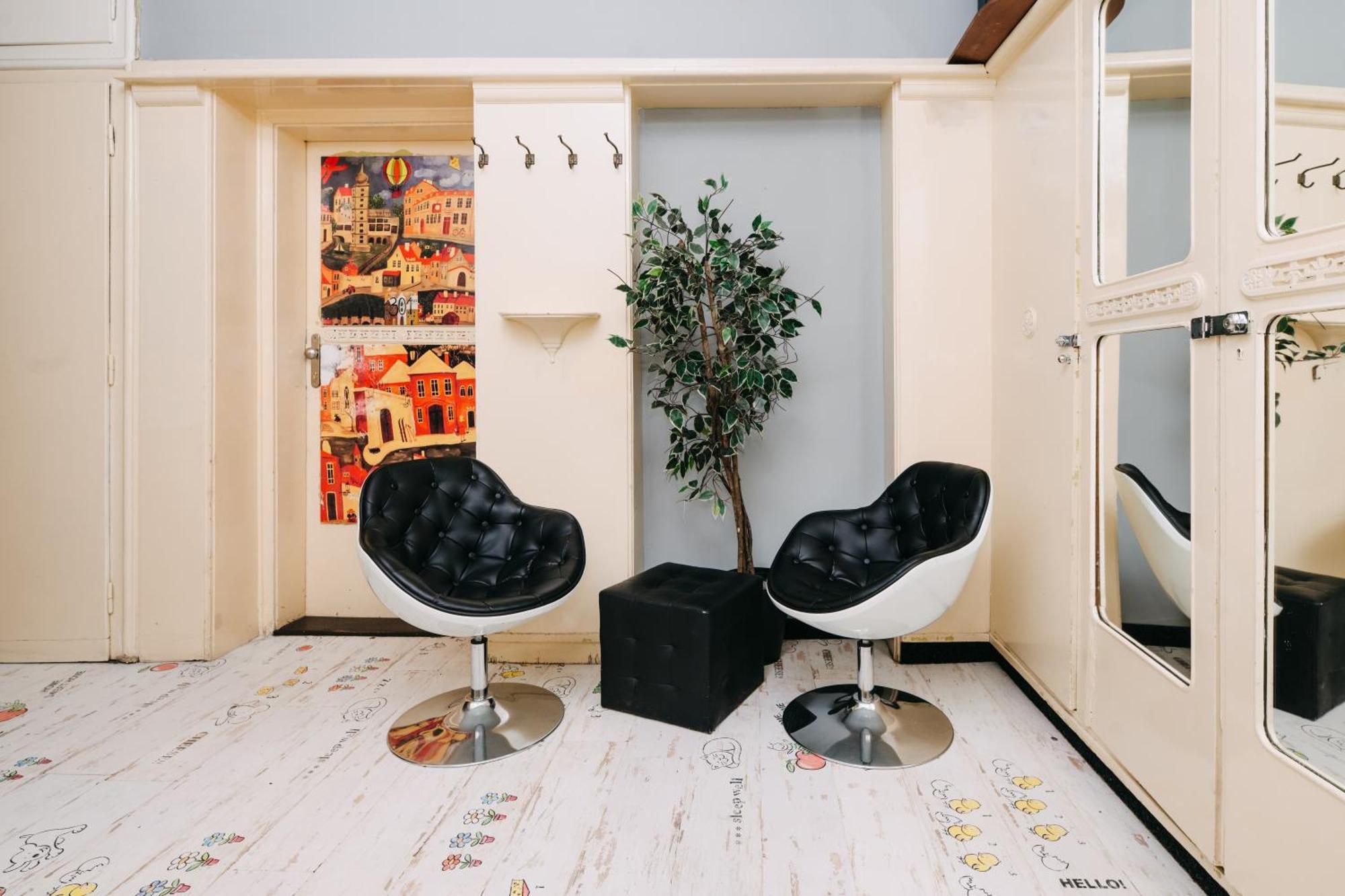 Benedikt City Center Hostel Прага Екстер'єр фото