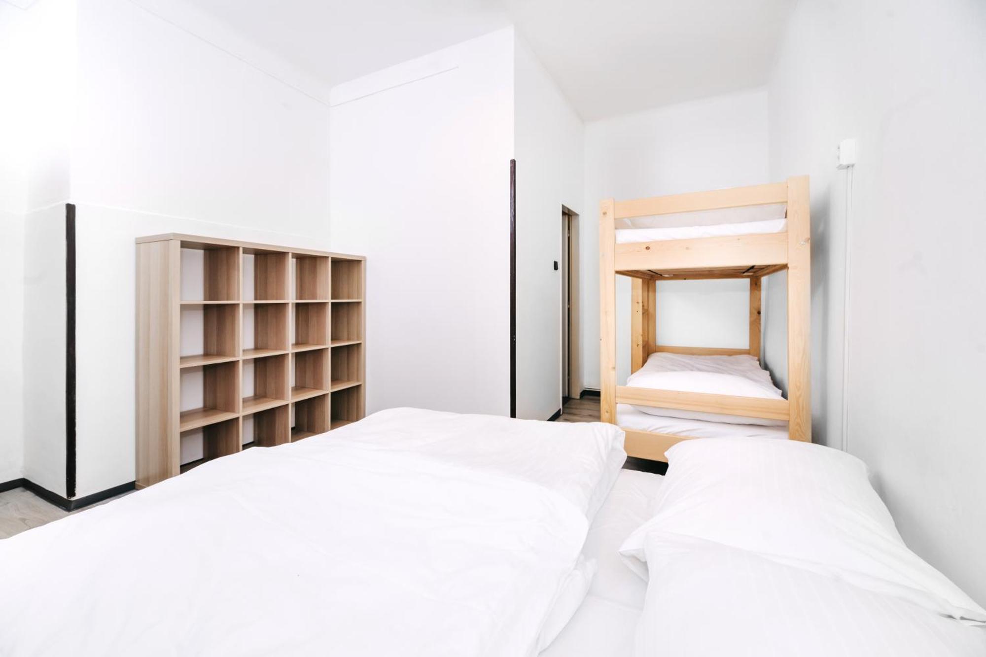Benedikt City Center Hostel Прага Екстер'єр фото