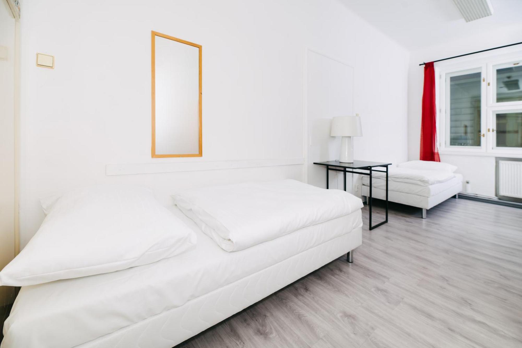 Benedikt City Center Hostel Прага Екстер'єр фото